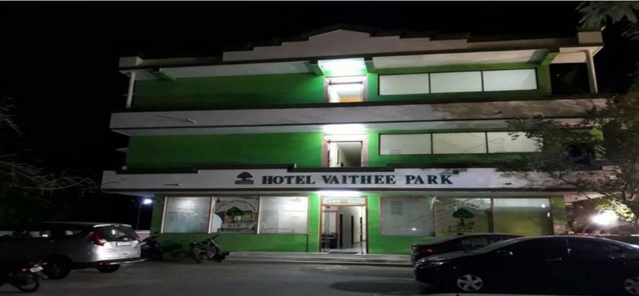 Vaithee Park Hotel *