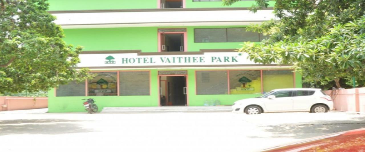 Hotel Vaithee Park *